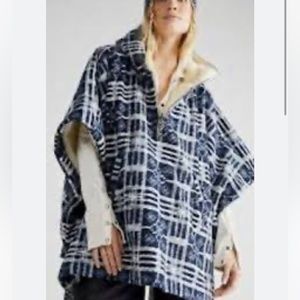 Free People M/L Miss You fleece lined hooded poncho